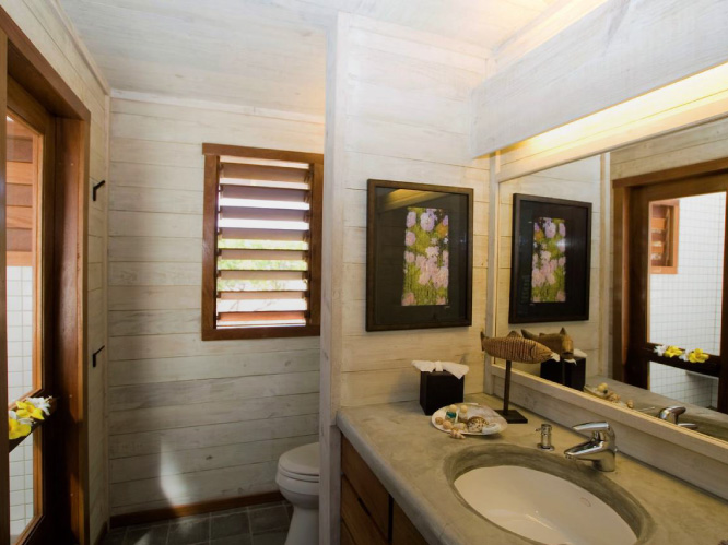 Barefoot Cay One Bedroom Oceanfront Villa Bathroom